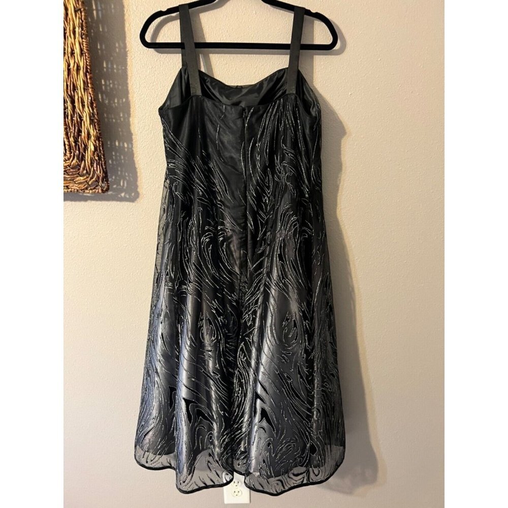 Black Midi Dress with Textured Swirl Pattern - Picture 7 of 9
